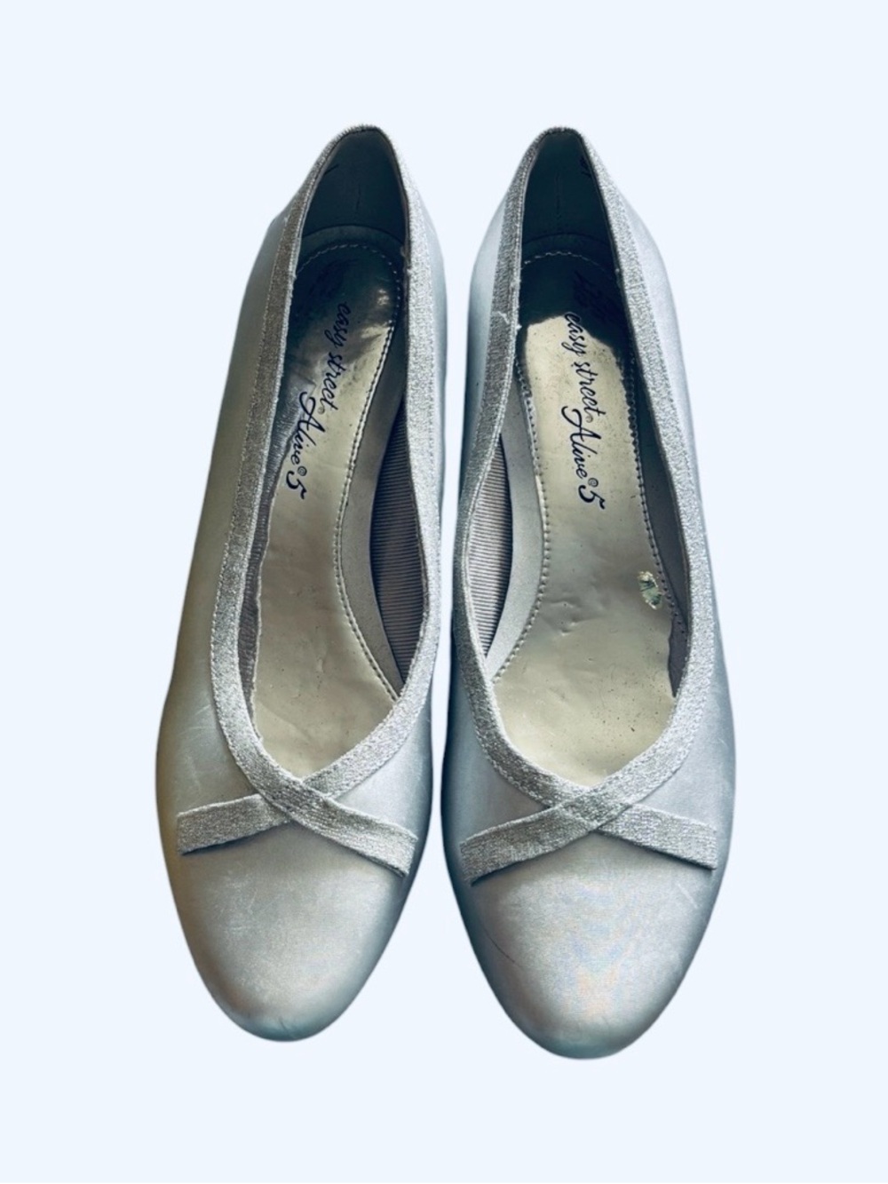 New Easy Street Women's Waive Pump. Metallic Silver. Size 10W